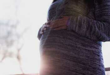 Какое обследование на ранних сроках беременности проводит гинеколог?